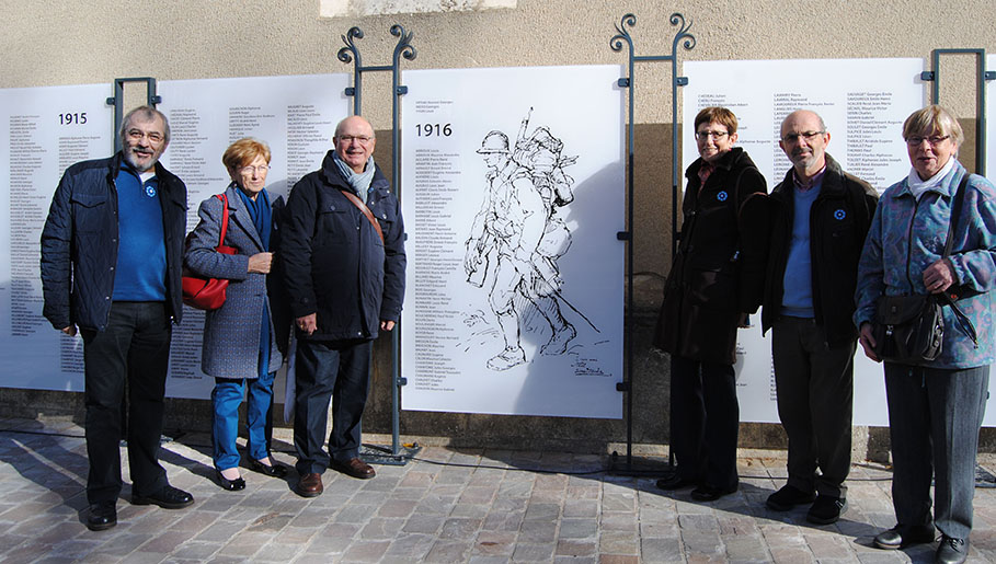 Photo du groupe de recherche qui a travaillé, de 2015 à 2019, sur les poilus de Châteauroux